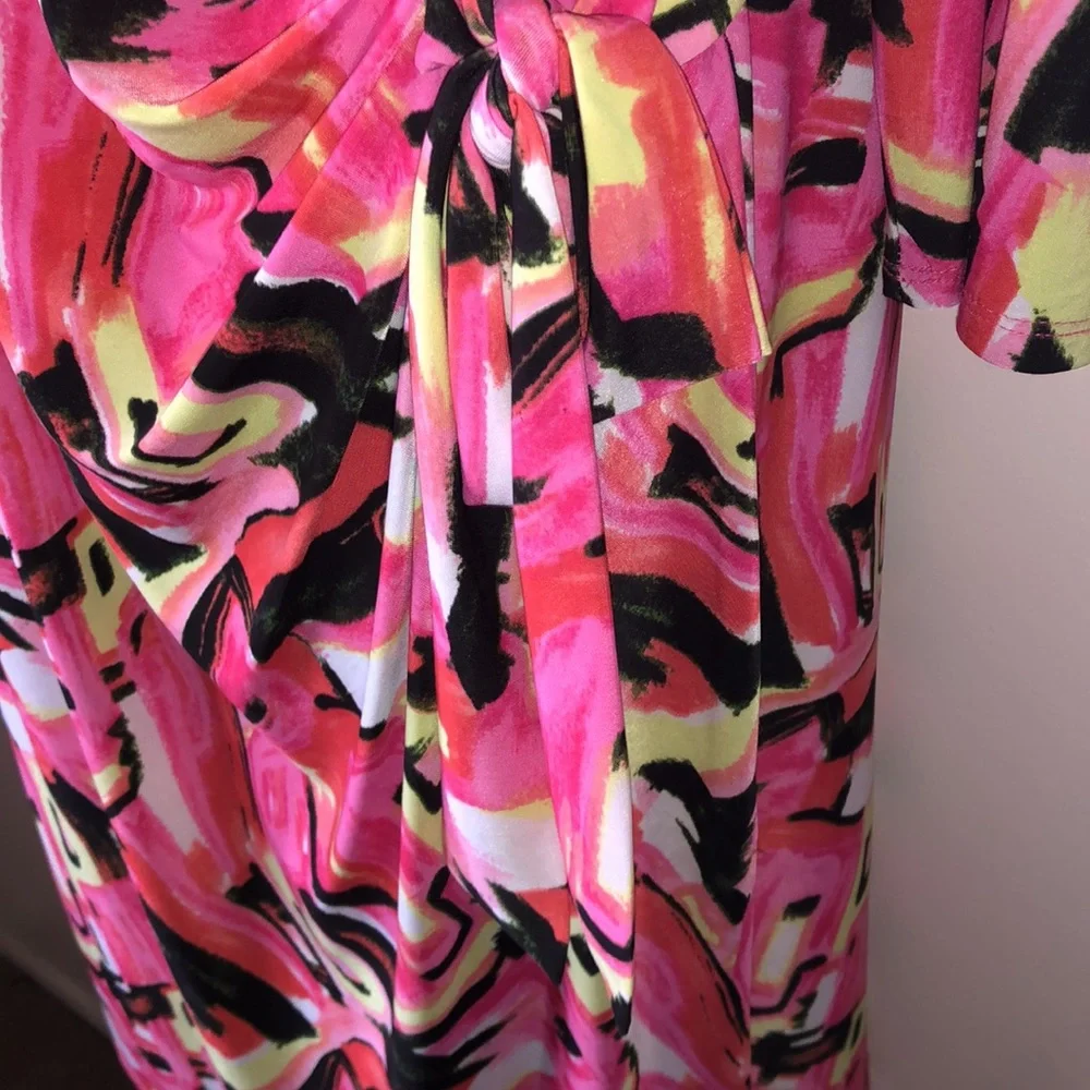 Multi Colored Pattern Dress - Picture 2 of 4